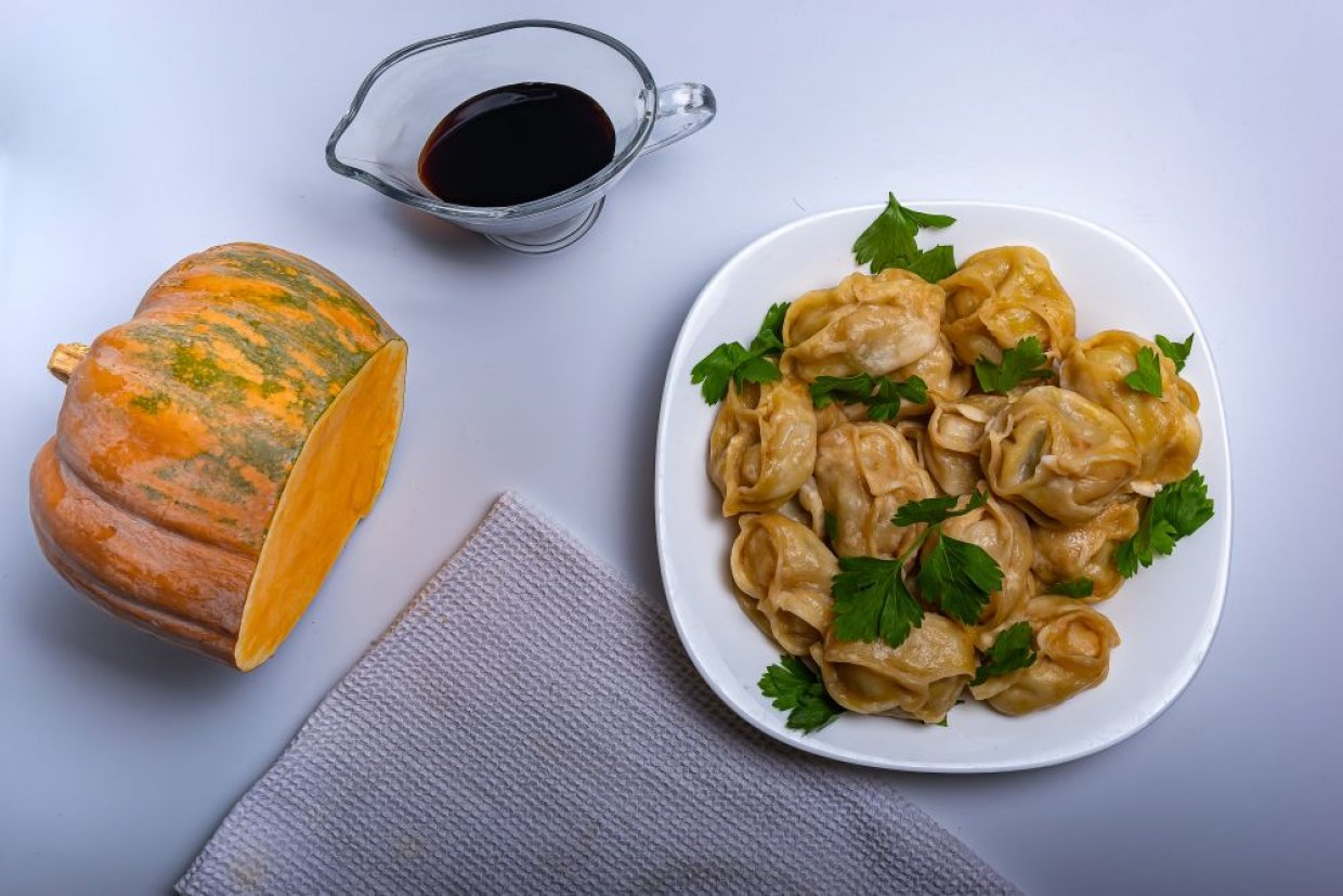 Манты с тыквой и мясом Манты с тыквой и мясом