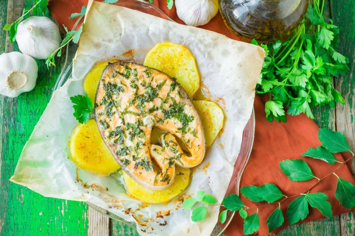Форель с картошкой в духовке Форель с картошкой в духовке