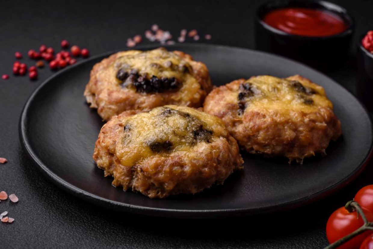 Мясные ватрушки с грибами и сыром Мясные ватрушки с грибами и сыром