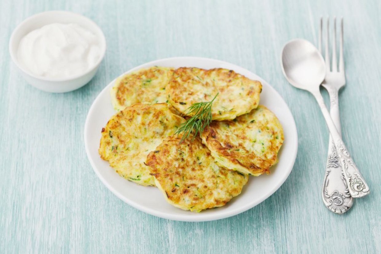 Пышные оладьи из патиссонов на сковороде