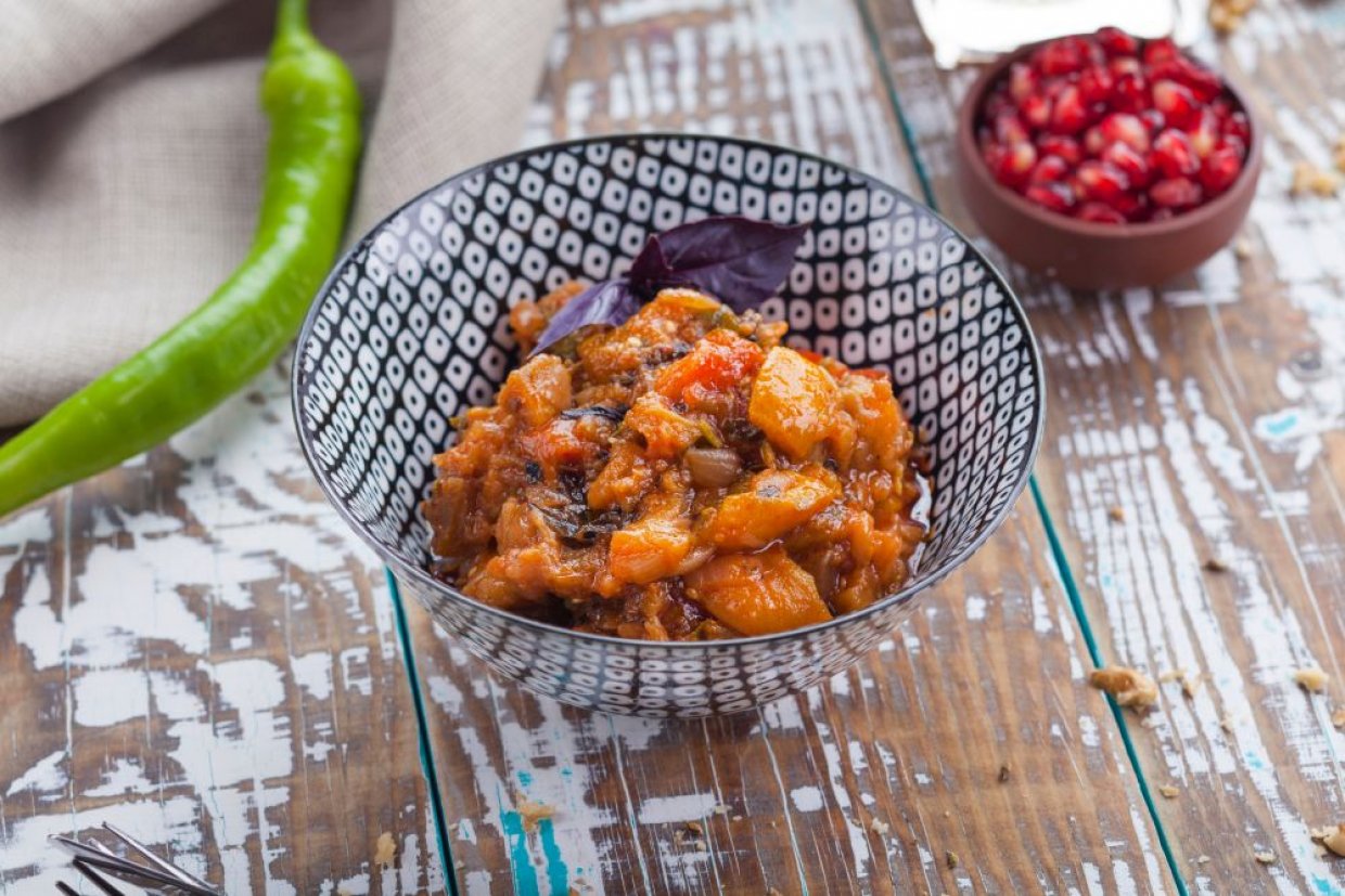 Острый аджапсандал с перцем чили