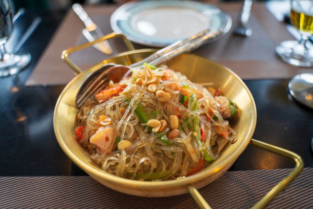 Фунчоза с мидиями