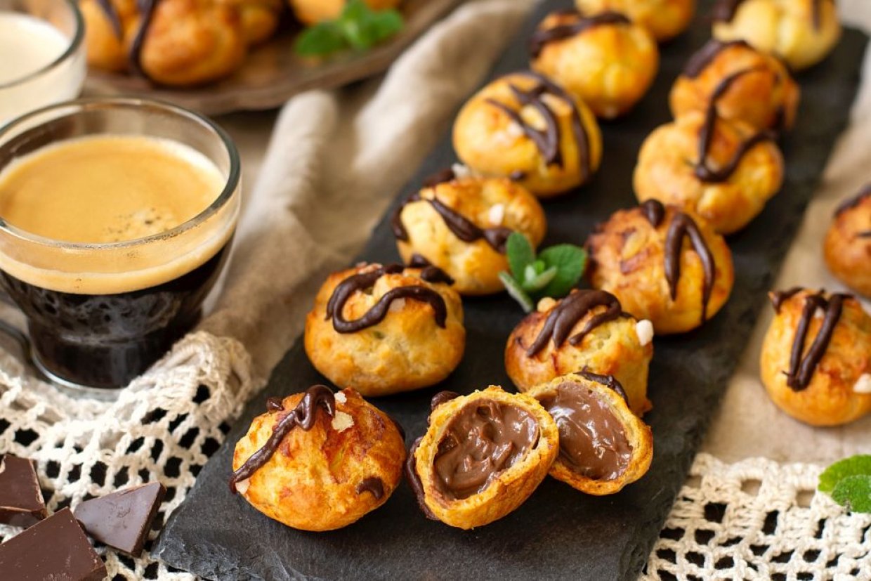 Профитроли с шоколадным кремом