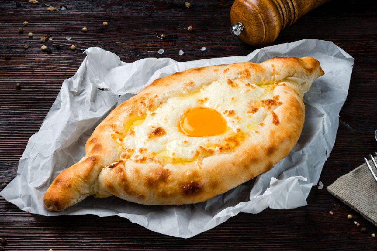 Хачапури по-аджарски на творожном тесте