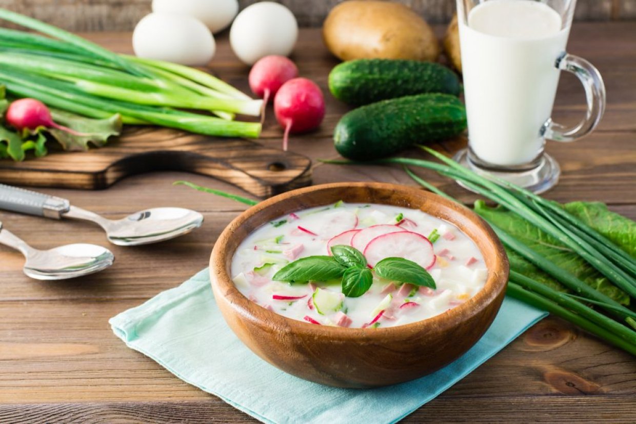 Окрошка на айране с подкопченной индейкой и дижонской горчицей